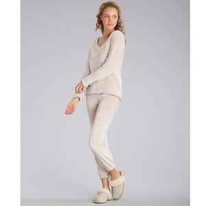 UGG Daisey Long Sleeve V-Neck Sweatshirt - L
